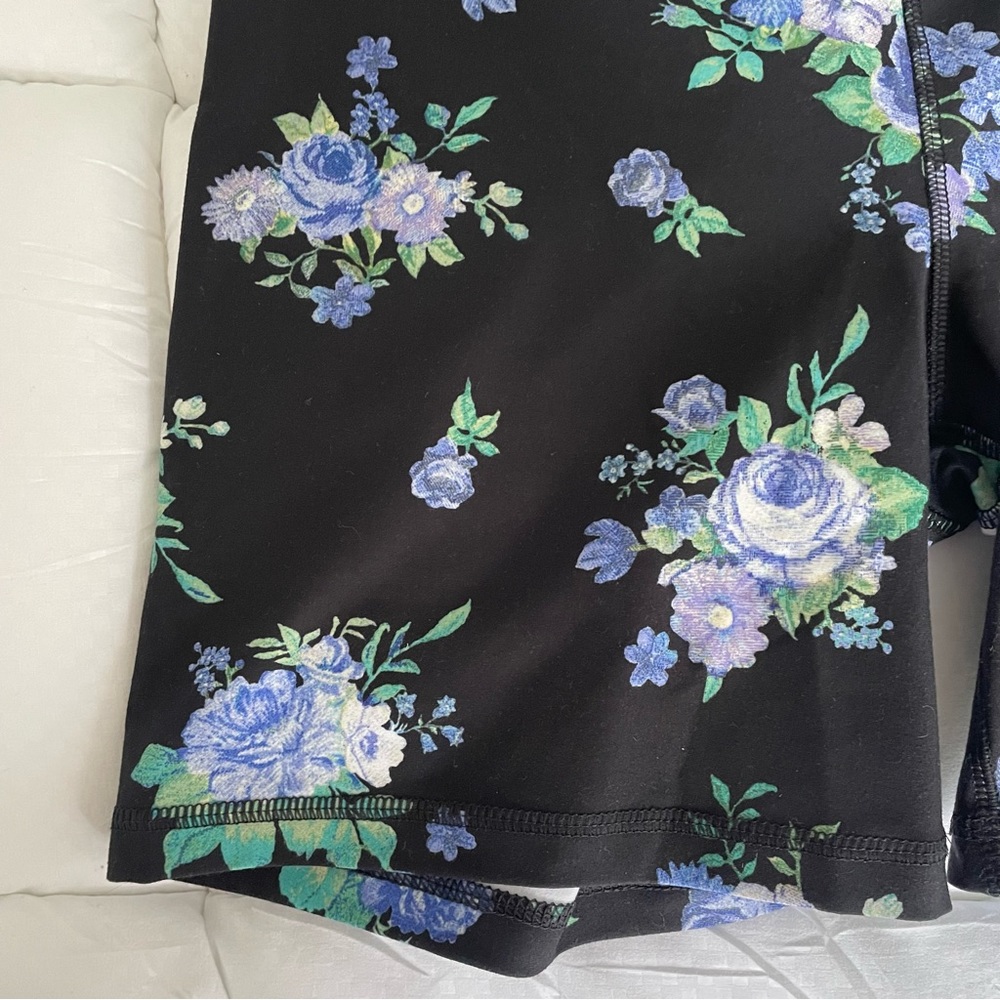 WeWoreWhat Golden Hour Floral Biker Shorts BNWT - Picture 5 of 6